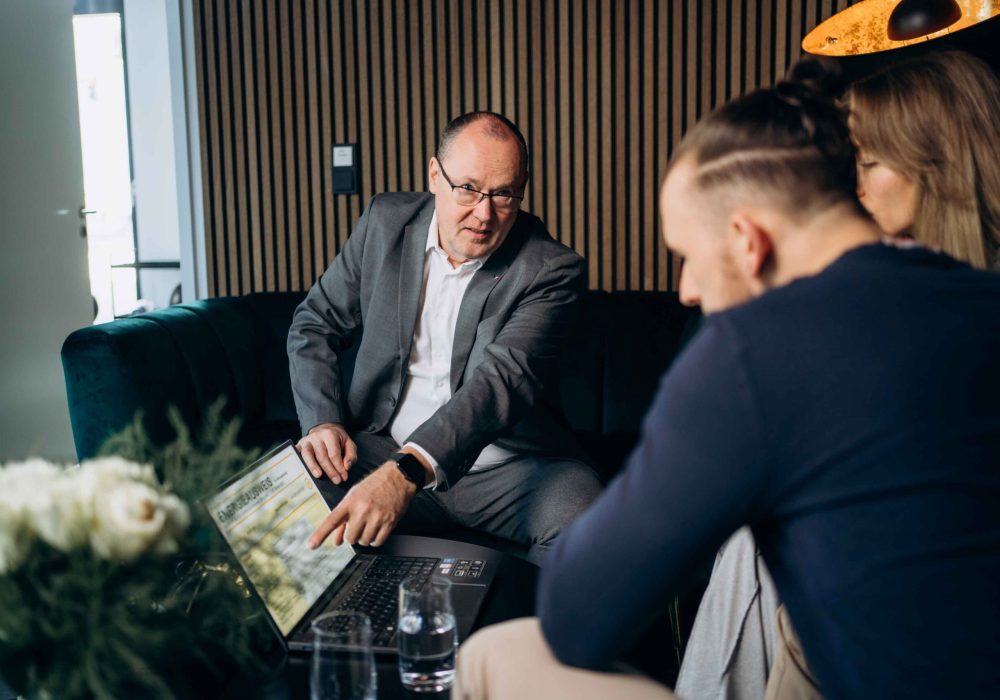 Energieberater Hamburg Hintergrund Gespräch